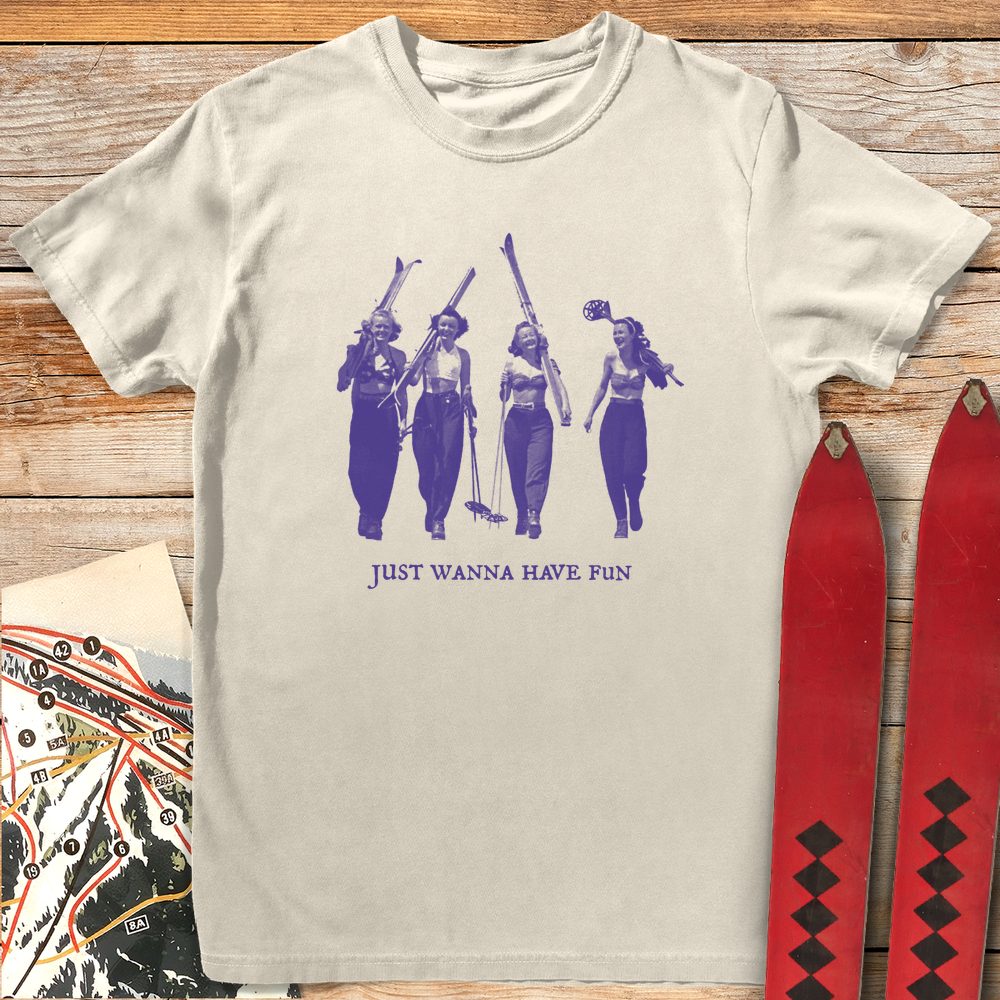 Girls Gone Skiing product image 1